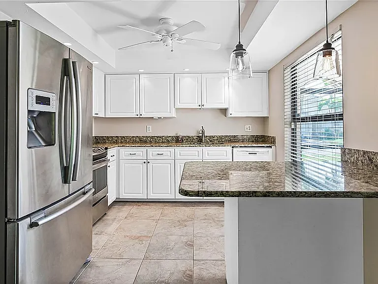2 bed, 1157 sqft, $2,300 — Photo 2