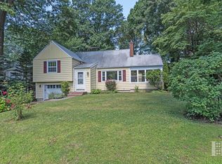 7 Robinson St, Darien, CT 06820