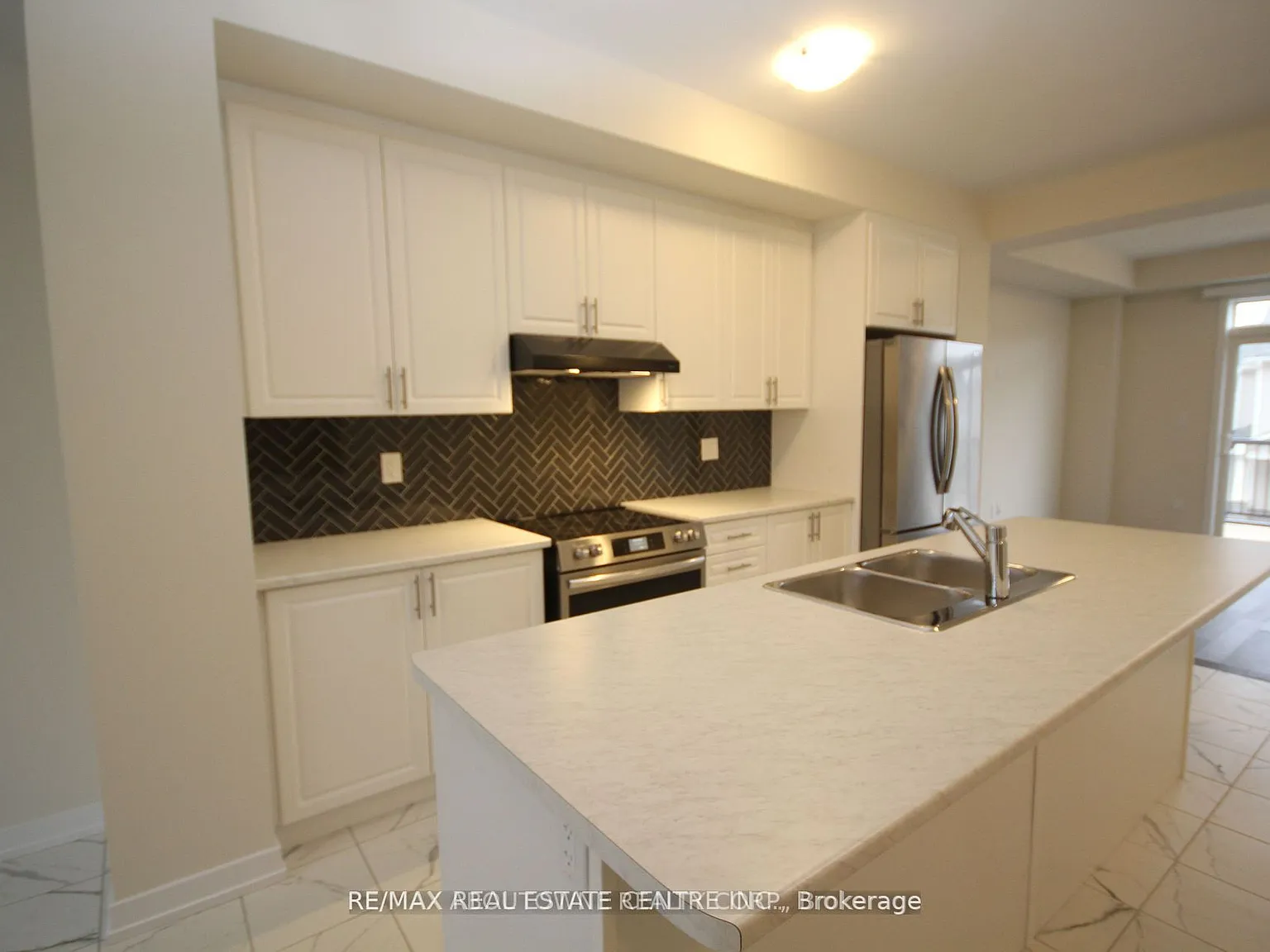 3 bed, $2,250 — Photo 3