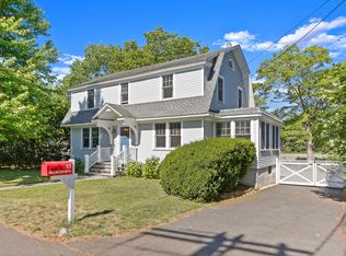 33 Edgewater Dr, Old Greenwich, CT 06870
