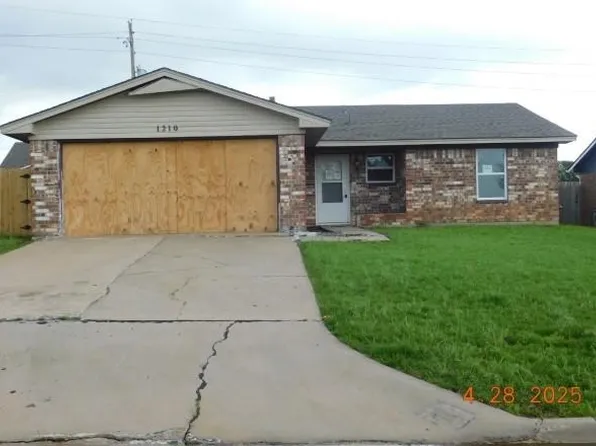 1210 SW 60th St, Lawton, OK 73505