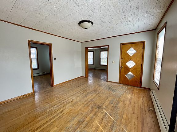 3rd image of 52 Pomeroy St #1