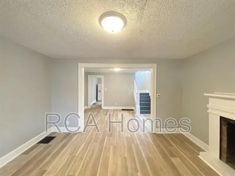 3 bed, 2.0 bath, 1287 sqft, $1,500 — Photo 3