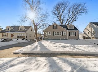 524 Valhigh Rd, West Des Moines, IA 50265