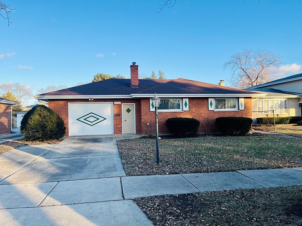 1st image of 2241 Spruce Ave