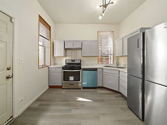 017-4929SouthVincennesAvenue-Chicago-IL-60615-small