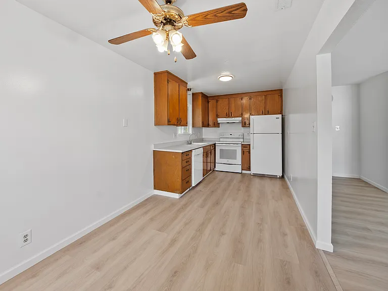 20459 John Dr #3 — Photo 3