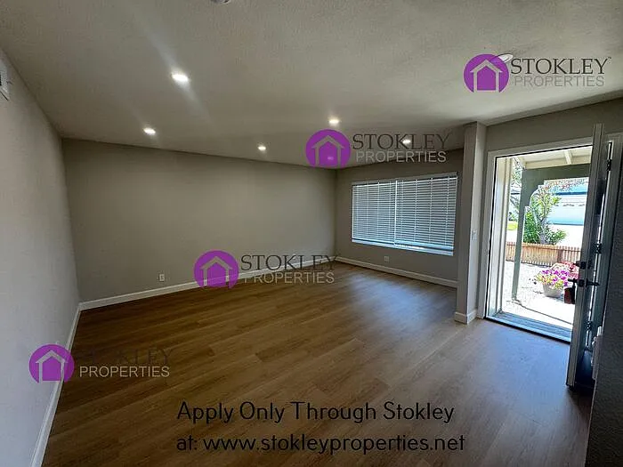 6346 Escallonia Dr — Photo 5