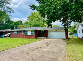 1105 E Edgewood St, Springfield, MO 65807