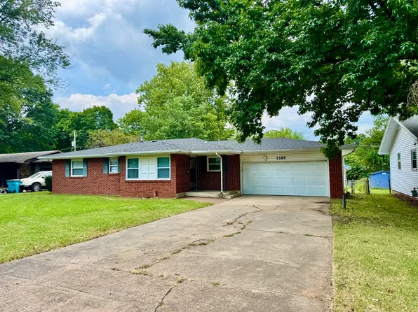 1105 E Edgewood St, Springfield, MO 65807