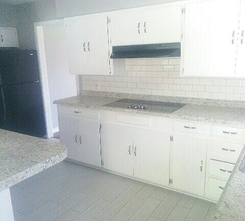 3rd image of 2223 E Illinois Ave