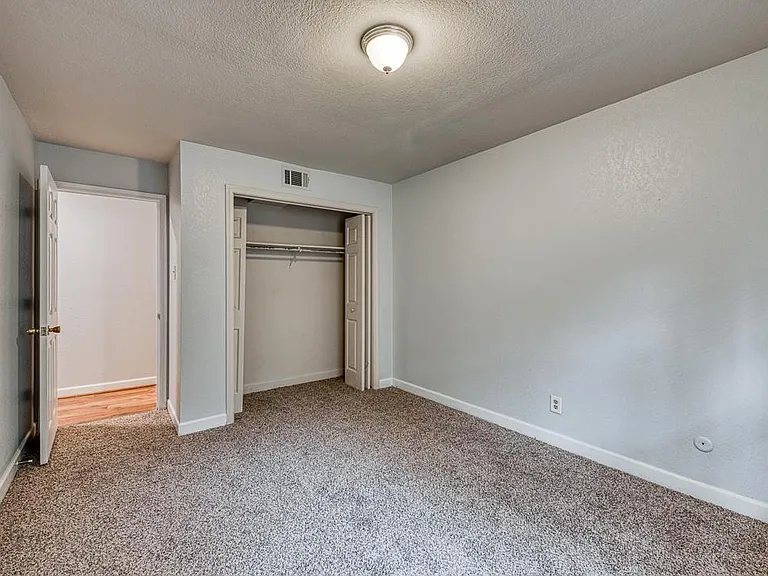 601 Mimi Ln #2 — Photo 15