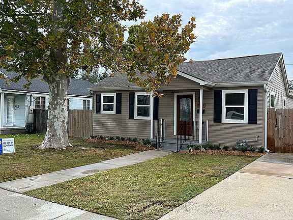 2nd image of 1104 Moisant Dr