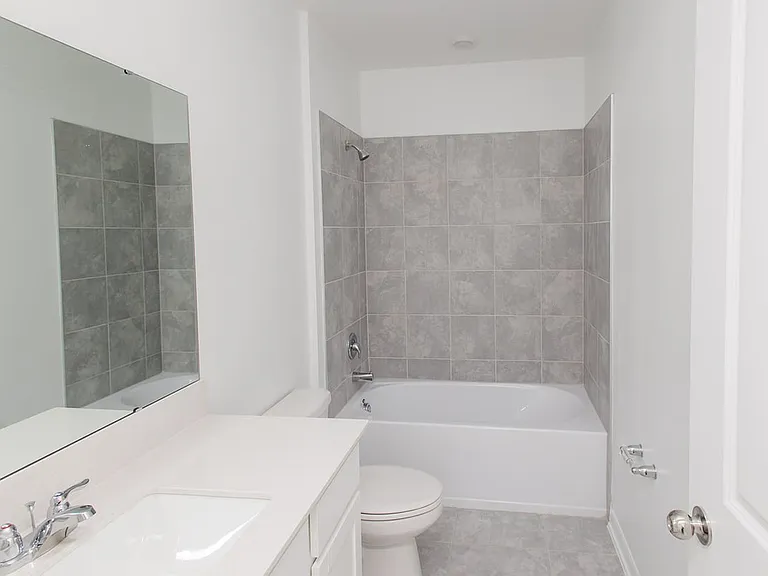 1482 Austin St — Photo 4
