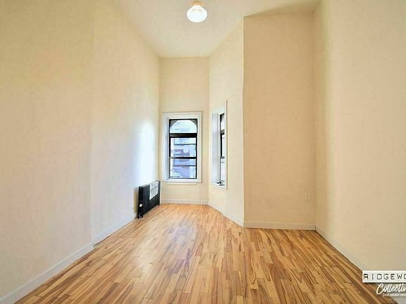 2nd image of 333 Vernon Ave APT 3