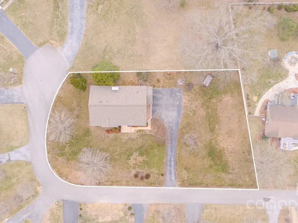 17 Mallory Meadows Ct, Arden, NC 28704