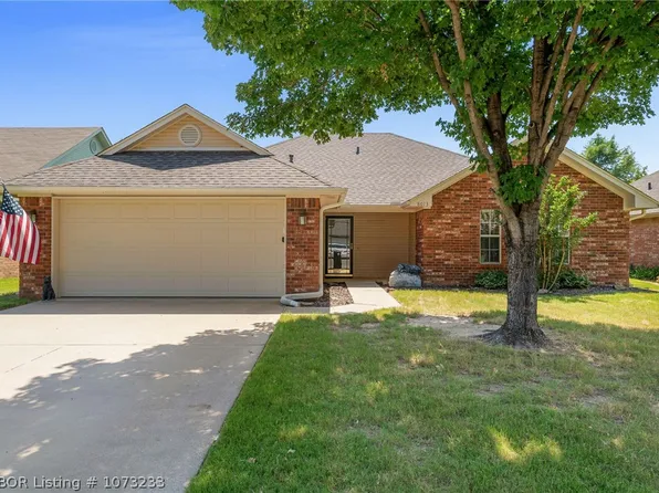 8013 S 24th St, Fort Smith, AR 72908