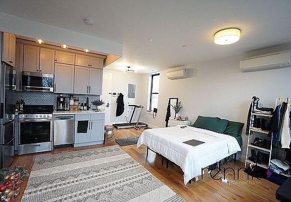 4th image of 1160 Rogers Ave #4L