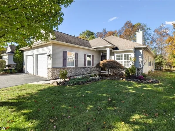 29 Daulton Dr, Franklin Twp., NJ 08873