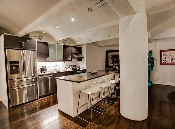 4th image of 345 N Canal St #1310
