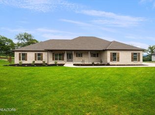 218 Charlie Ln, Maryville, TN 37804