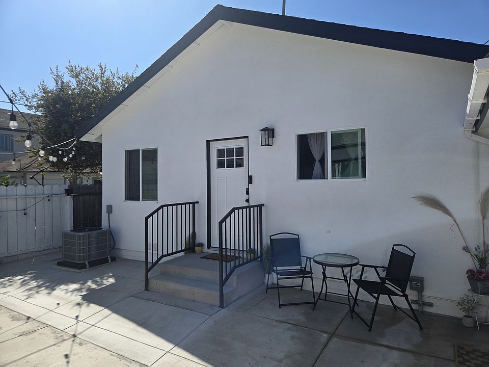 Front of Unit B