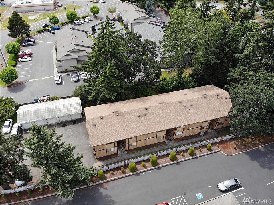 584 sqft of living space in each unit. 