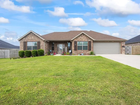 497 Caballo St, Farmington, AR 72730