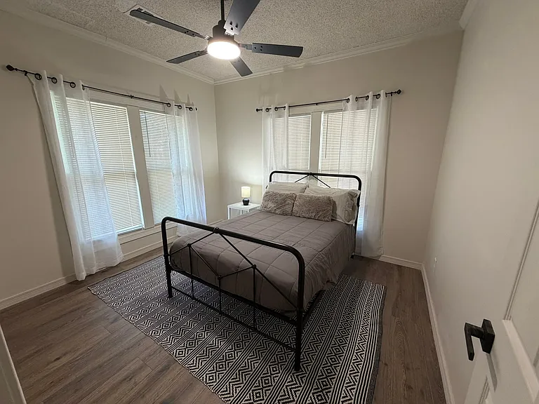 331 S Zunis Ave — Photo 5