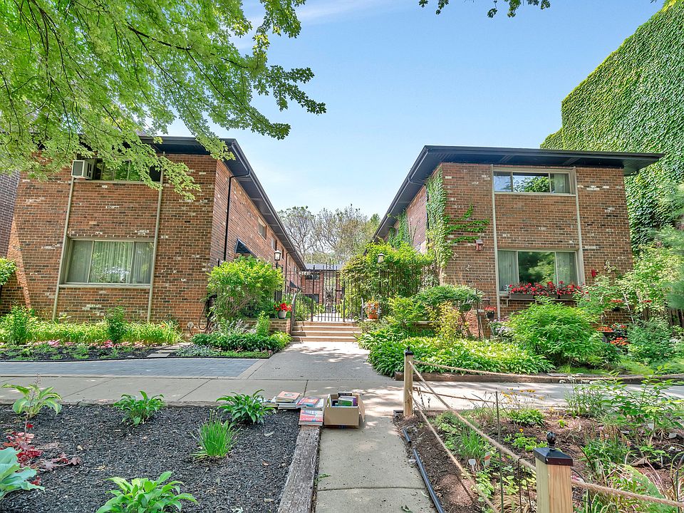 Full courtyard complex (10 units)