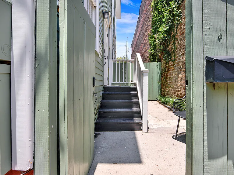 214 Houston St #B — Photo 24