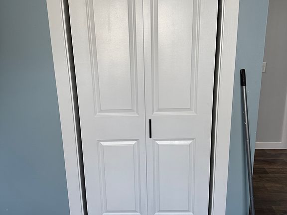 3rd Bedroom - Closet