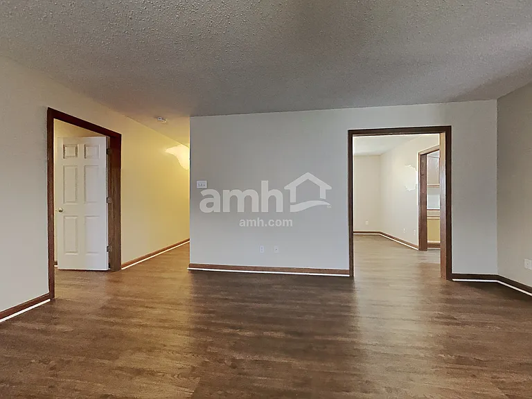 2303 Sir Edward Ln — Photo 9