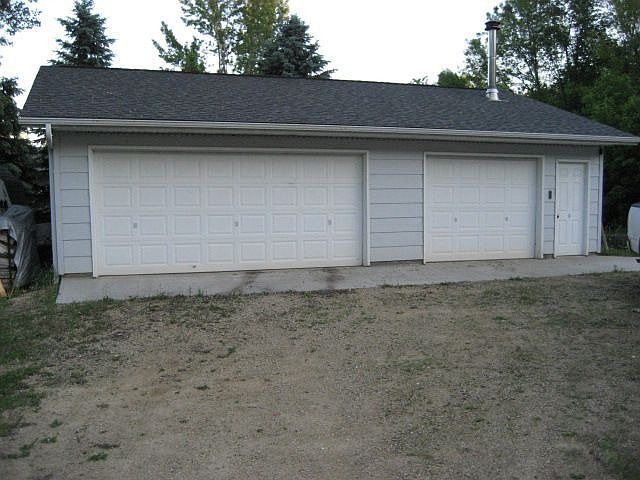 2nd image of 26640 Woodcrest Ln