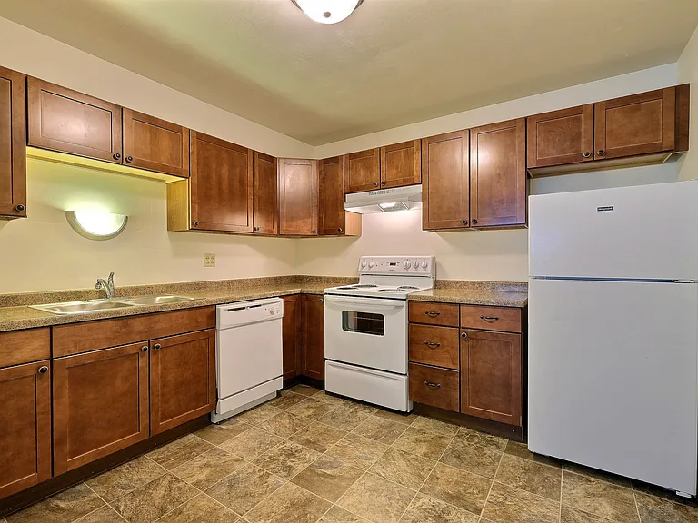 Fargo, ND Spring Apartments | Kitchen