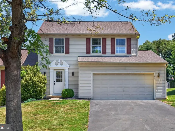 221 Flagstone Cir, Coatesville, PA 19320