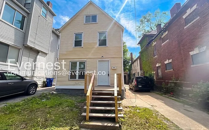 1265 E 99th St — Photo 2