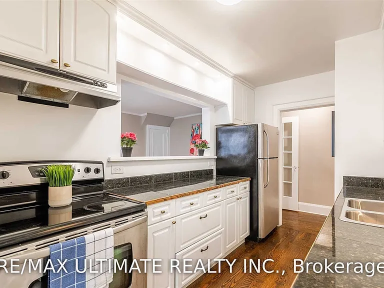 470 Oriole Pkwy #4 — Photo 19