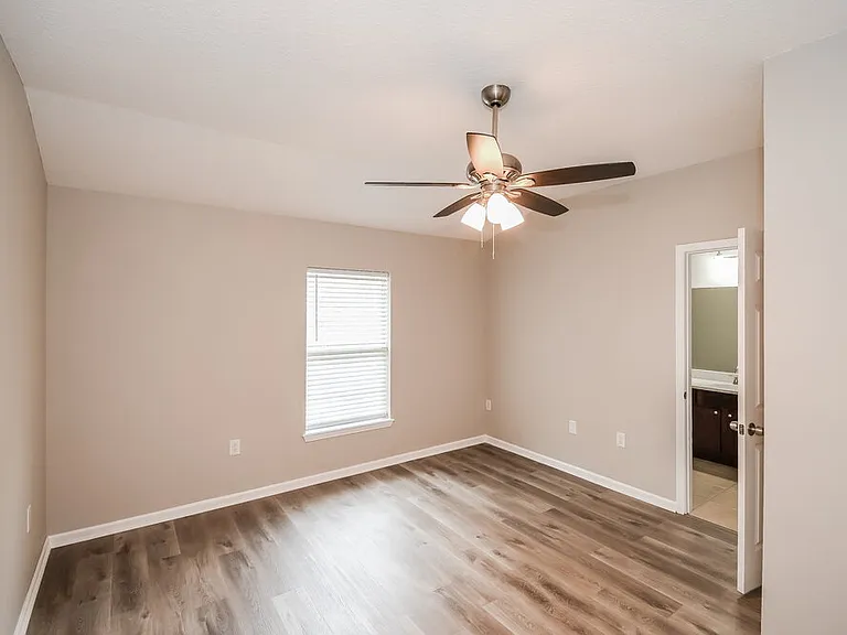5107 Johnson Creek Dr — Photo 9