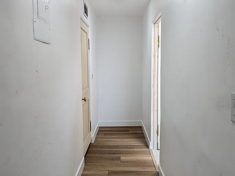 12240 Montana Ave #202 — Photo 9