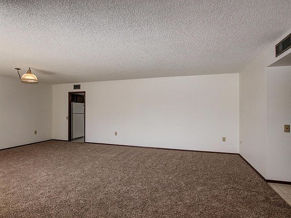 4th image of 19830 N Springfield Dr
