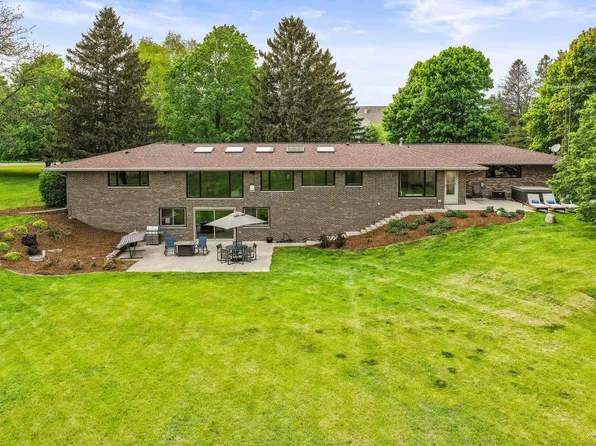 36233 Silver Maple LANE, Summit, WI 53066