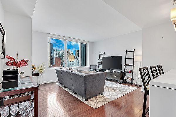 1st image of 225 E 34th St APT 16K