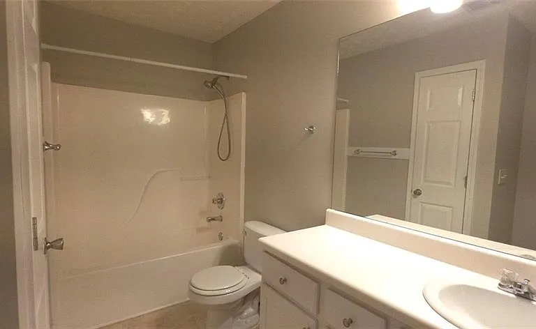 252 Tara Commons Dr — Photo 9
