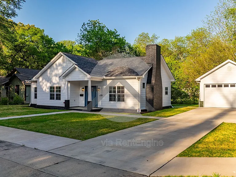516 Ash St — Photo 2