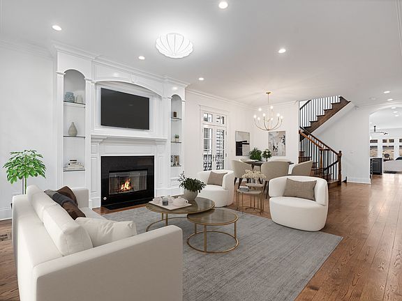 2nd image of 4336 N Claremont Ave