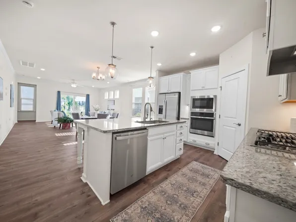 6434 Crown Pkwy, Durham, NC 27703
