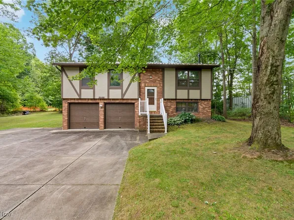 2979 Moyer Ave, Barberton, OH 44203