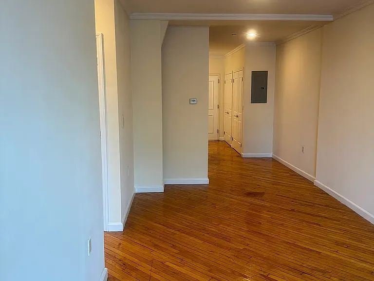 250 14th St #3A — Photo 9