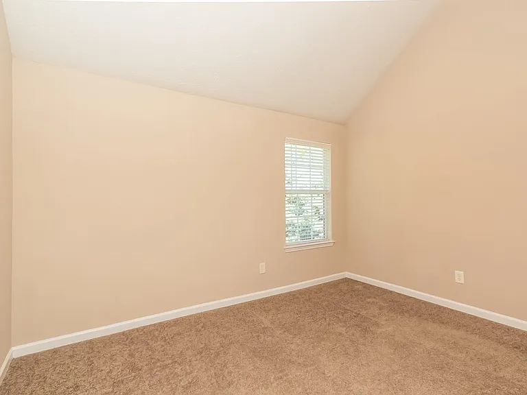86 Saint Charles Pl — Photo 12